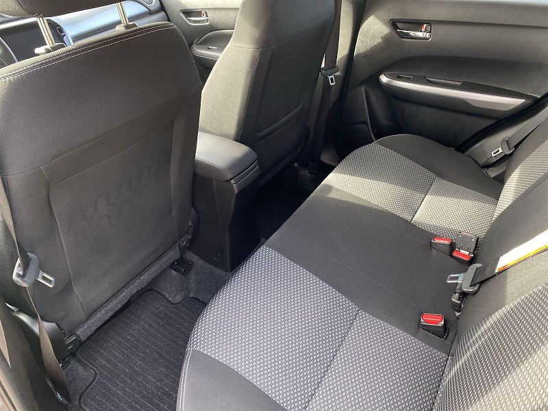 Suzuki Vitara (2024) 1.4 BoosterJet Premium - fotka 7 z 28