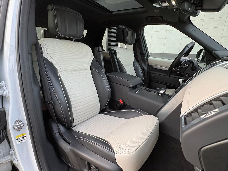 Land Rover Discovery D300, R-Dynamic HSE, ČR, DPH - fotka 44 z 61