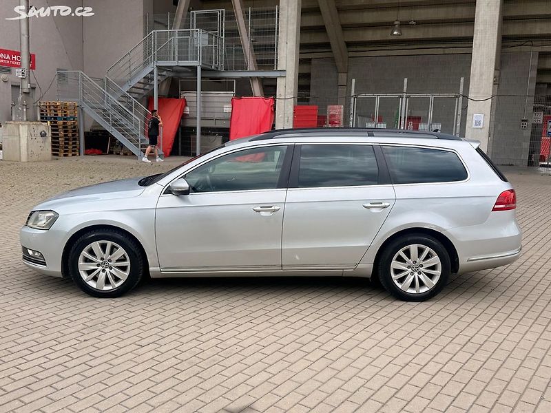 Volkswagen Passat (2011) 2.0TDI, 103kw - fotka 2 z 20