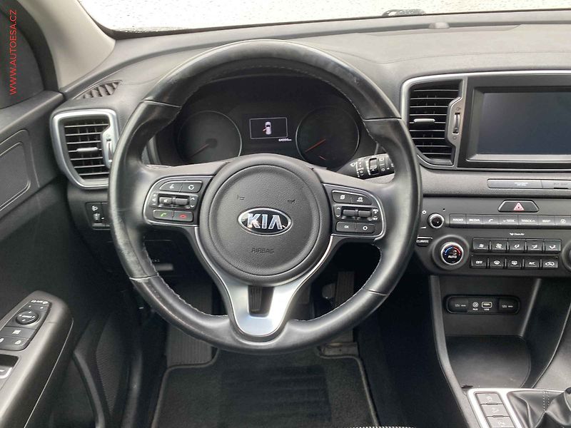 Kia Sportage (2017) 1.6 GDi, Navi, kamera, + kola - fotka 11 z 18