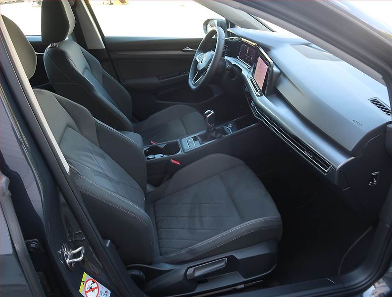 Volkswagen Golf (2021) Style 1.5 TSI, ČR,1.maj - fotka 9 z 19