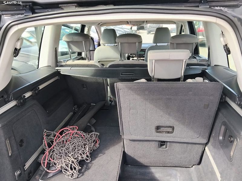 Seat Alhambra (2011) - fotka 16 z 28