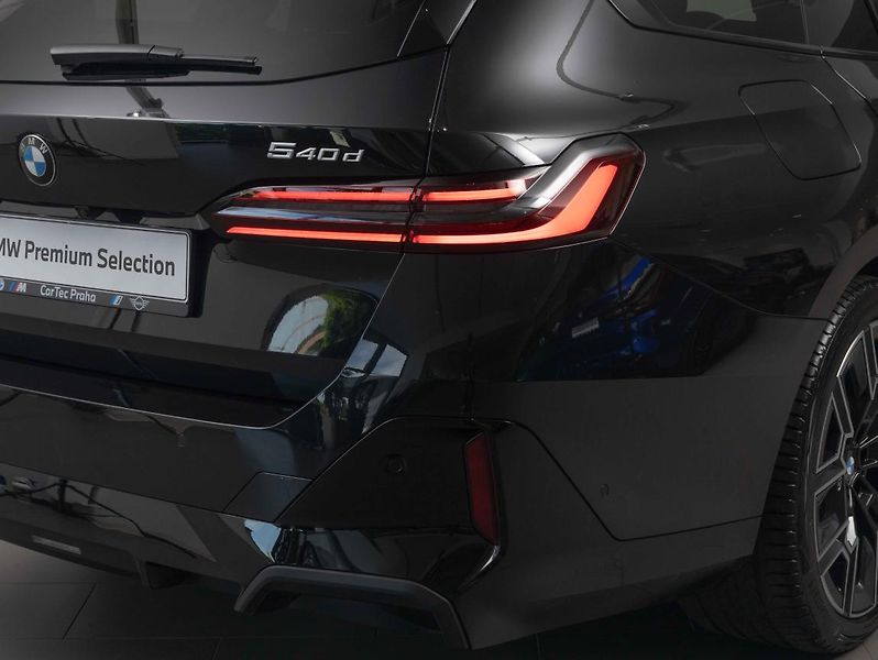 BMW Řada 5 540d xDrive Touring - fotka 9 z 20