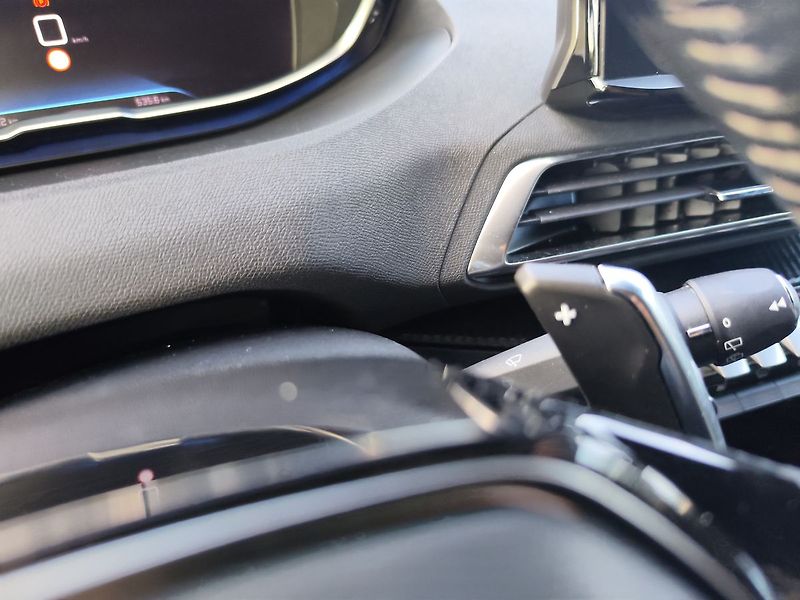 Peugeot 3008 1.2 PureTech/96kW Allure AT - fotka 27 z 34