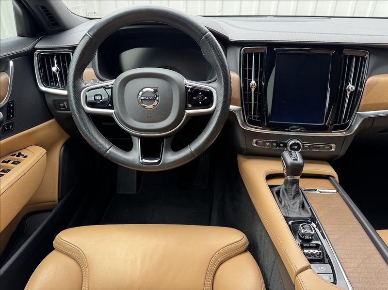 Volvo S90 2,0 D5 AWD INSCRIPTION DPH ČR - fotka 26 z 50