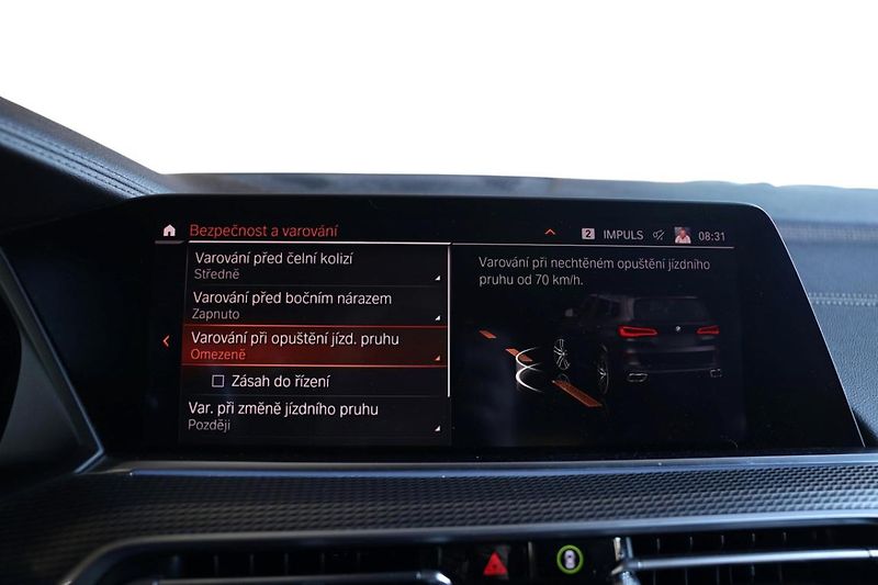 BMW X5 M50d - fotka 16 z 27