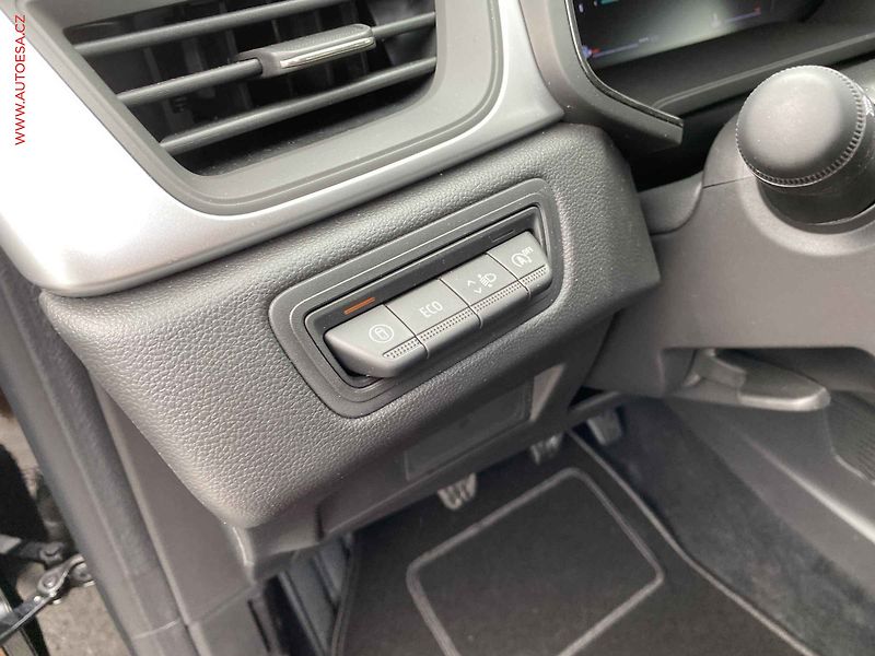Renault Captur (2025) 1.0 TCe, 1.maj,ČR, LED - fotka 15 z 18