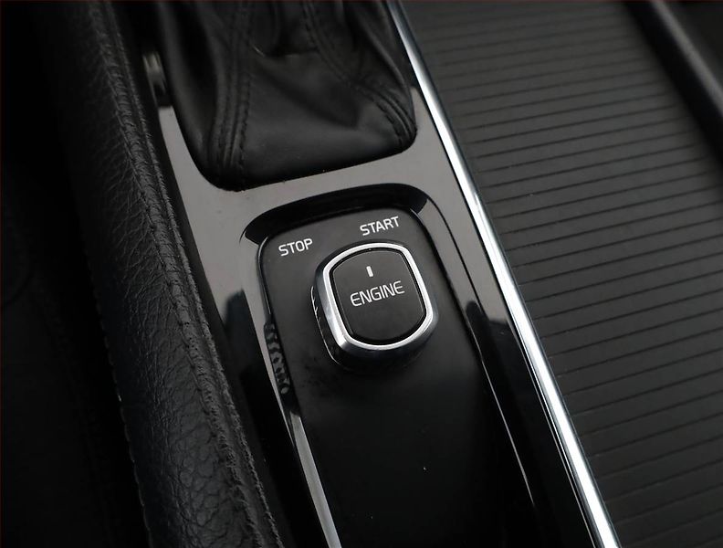 Volvo XC90 (2016) D4, Automat, Navi, Tempomat - fotka 11 z 17