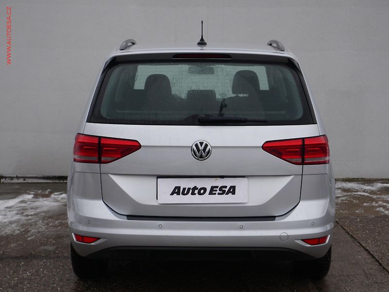 Volkswagen Touran (2017) 1.6TDI, AC - fotka 5 z 17