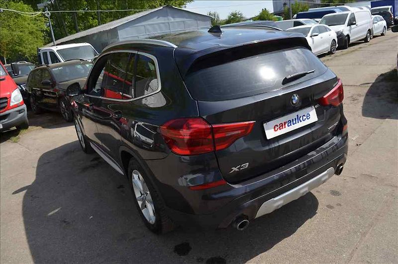 BMW X3 (2019) XDRIVE 30I - fotka 6 z 21