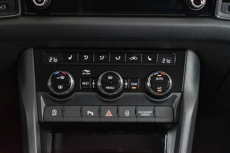 Škoda Kodiaq 2.0 TDI 4x4*STYLE*TAŽNÉ*ČR 1.M - fotka 28 z 49