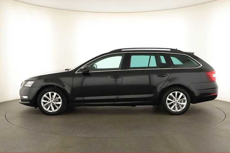 Škoda Octavia (2019) 1.6 TDI, Automat, Navi - fotka 3 z 21