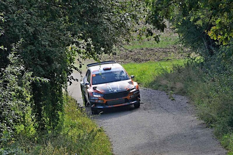 V rámci přípravy na víkendový 53. ročník Barum Czech Rally Zlín absolvovala třicítka pilotů úterní test na trati Ludkovice - Biskupice.