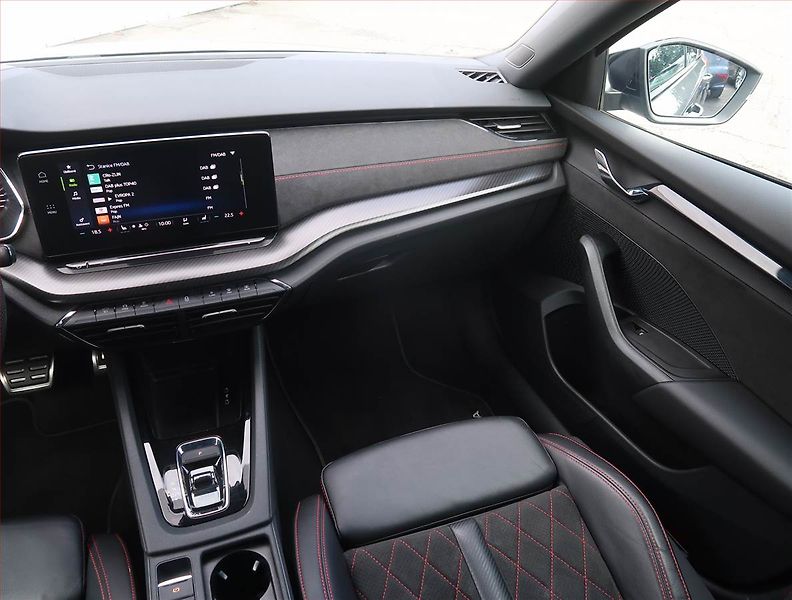 Škoda Octavia (2023) RS 2.0 TSI - fotka 8 z 31