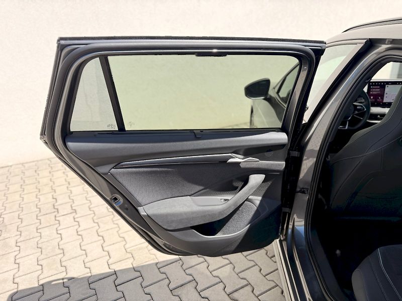 Škoda Superb (2025) COMBI SPORTLINE - fotka 17 z 35