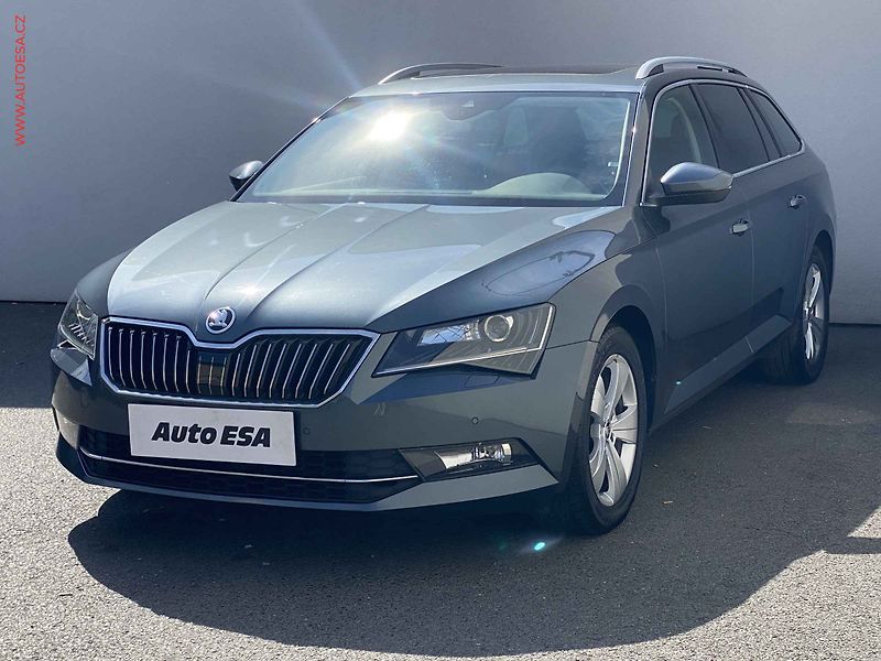 Škoda Superb (2018) 2.0 TDi, Style, DSG, bixen - fotka 3 z 17
