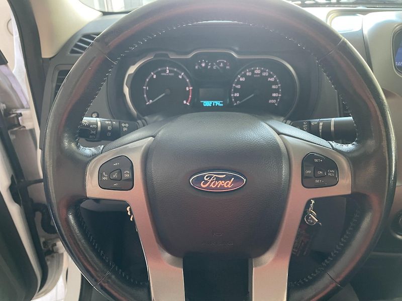 Ford Ranger (2015) Limited 3.2TDCi 147kW 4x4 - fotka 12 z 29