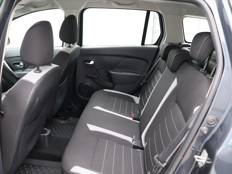 Dacia Logan 0,9 TCe 66kW CZ Stepway 1.Maj. - fotka 13 z 29