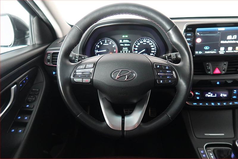 Hyundai i30 (2019) Style 1.4 T-GDI, Automat - fotka 16 z 20