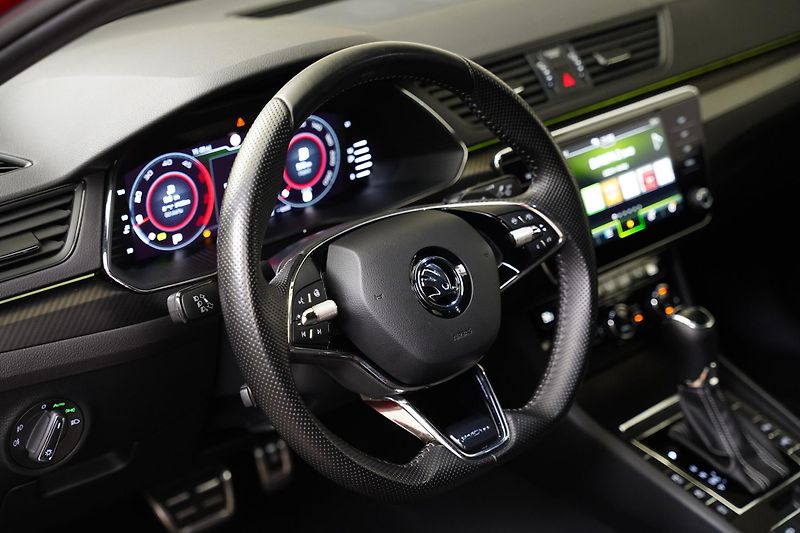 Škoda Superb - fotka 14 z 27