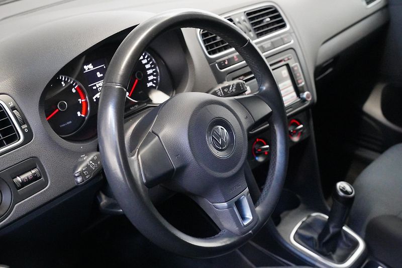 Volkswagen Polo - fotka 14 z 25