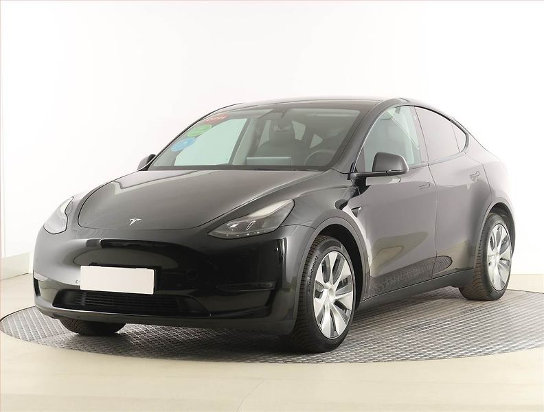 Tesla Model Y (2022) Long Range AWD 79kWh, SoH 88% - fotka 2 z 33