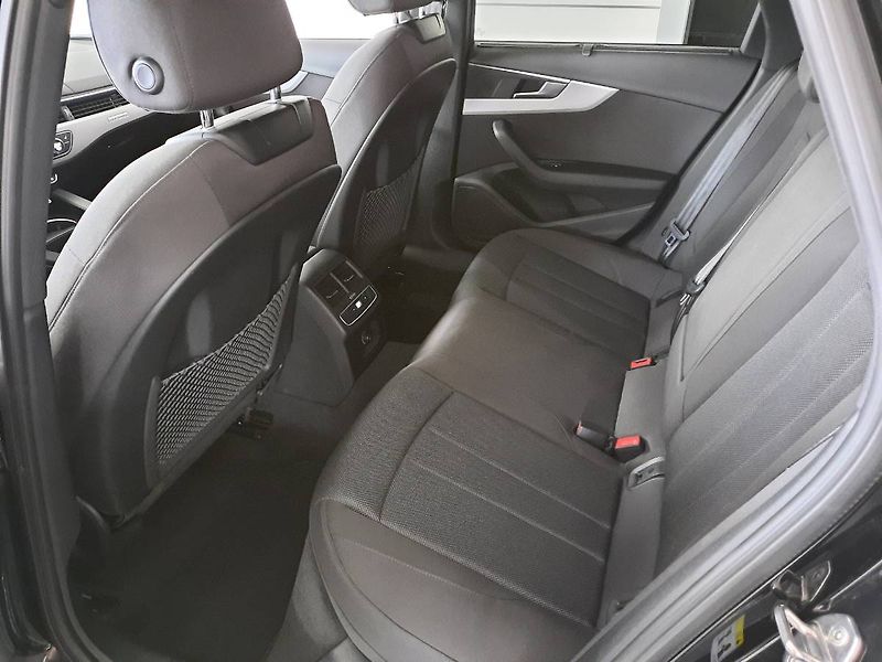 Audi A4 (2022) Avant 40 TFSI quattro (150kW/2 - fotka 8 z 26