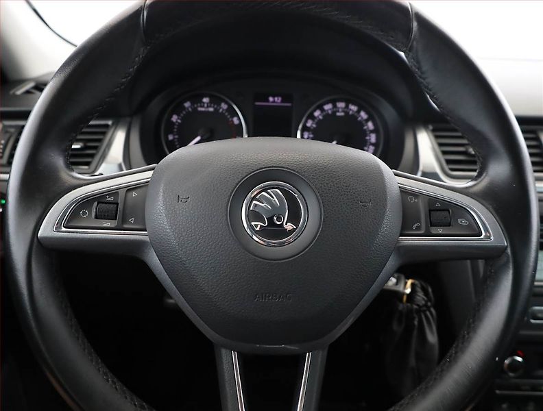 Škoda Rapid (2014) Spaceback 1.2 TSI, Tempomat - fotka 8 z 18