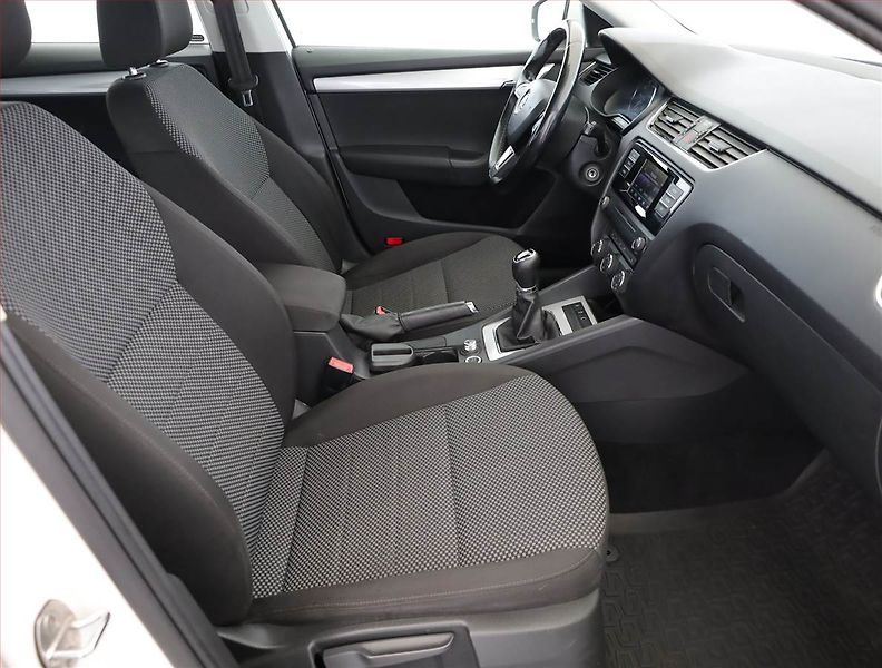 Škoda Octavia (2016) Ambition 2.0 TDI, Tempomat - fotka 7 z 15