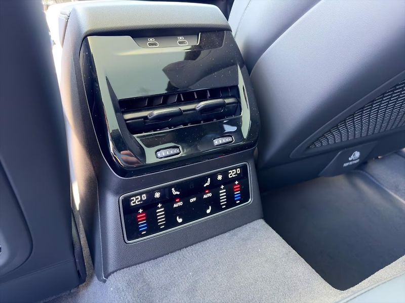 Audi A6 (2026) 3.0 TDI q S-Line Plná výbava - fotka 11 z 21