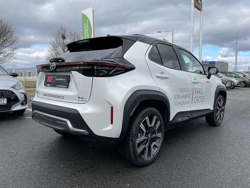 Toyota Yaris Cross 1.5 Hybrid 4x4 130k - fotka 3 z 29
