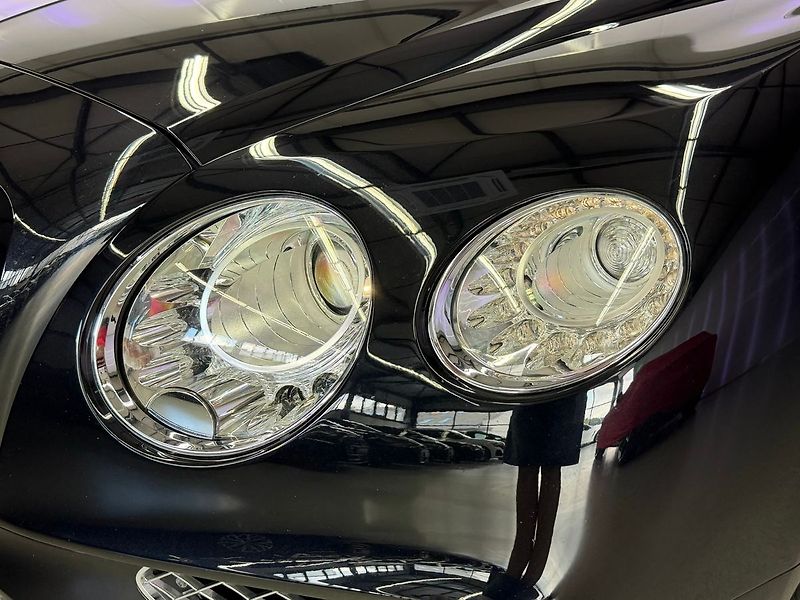 Bentley Continental GT V12 434 KW BREITLING - fotka 8 z 25
