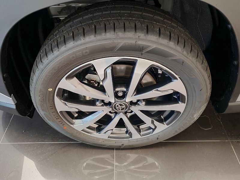 Toyota Corolla Cross 2.0 Hybrid Style Tech - fotka 7 z 19