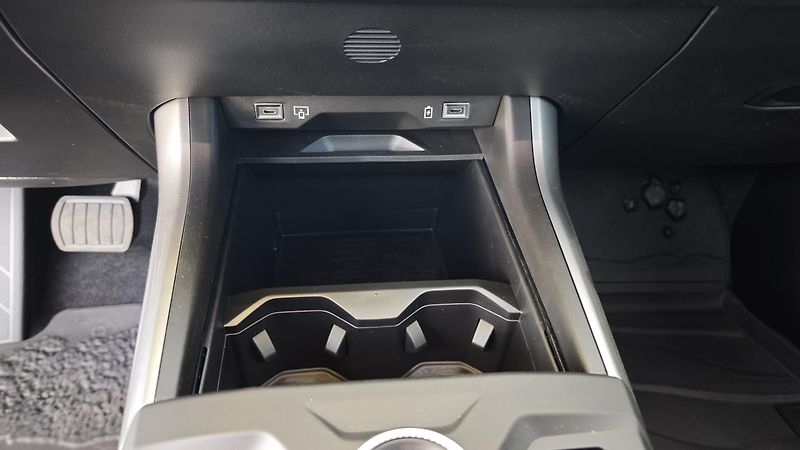 Jeep Compass (2026) Altitude hybrid 145PS automat  - fotka 32 z 40