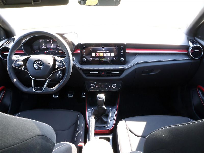 Škoda Fabia 1,0 TSI 85kW CZ Monte Carlo - fotka 23 z 31
