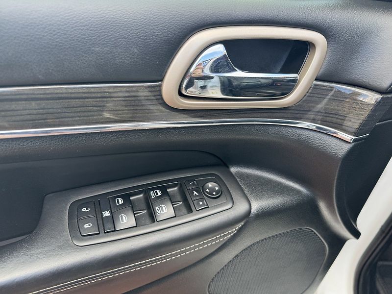 Jeep Grand Cherokee (2014) 3.0CRD Navi Kůže Vzduch Pano - fotka 27 z 50