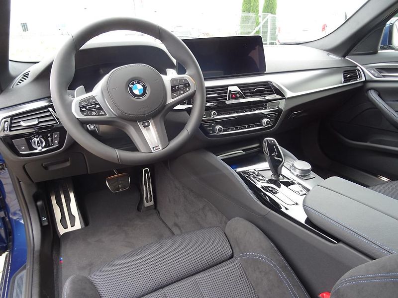 BMW Řada 5 545e xDrive Sedan - fotka 6 z 7