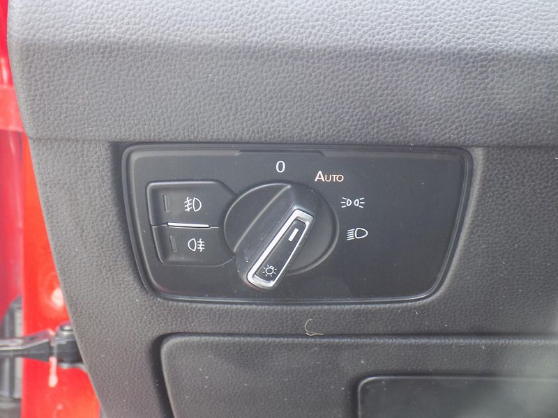 Volkswagen Passat 2,0 TDI DSG SUPERSTAV!!! - fotka 35 z 41