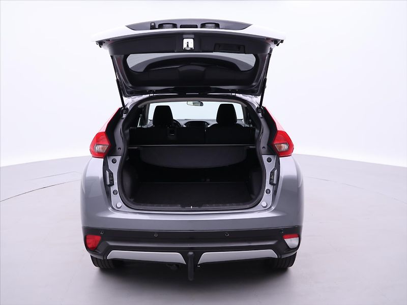 Mitsubishi Eclipse Cross 1,5 T-MIVEC 120kW Aut.klima - fotka 9 z 31