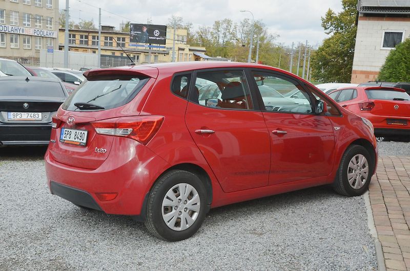 Hyundai ix20 (2013) 1.4i 66kW / ČR / 1.MAJITEL - fotka 6 z 30