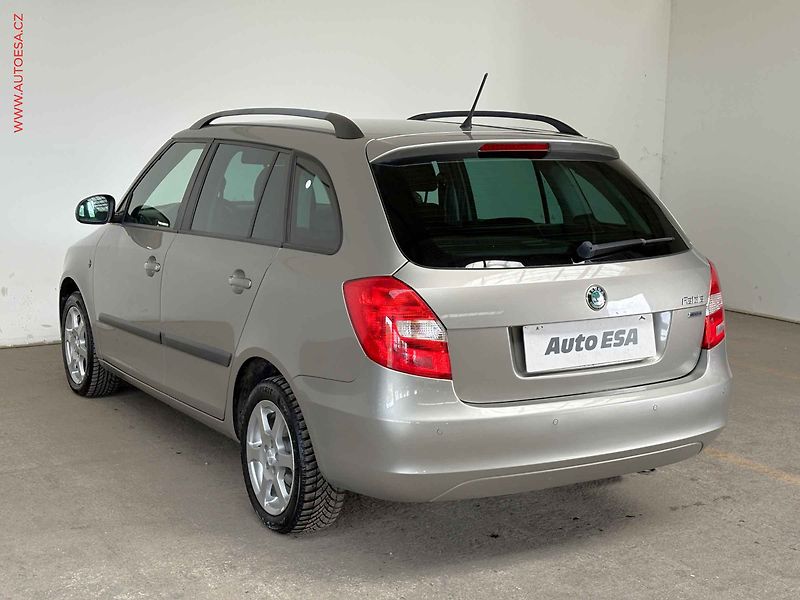 Škoda Fabia (2012) 1.2 TSi, Ambition - fotka 6 z 14
