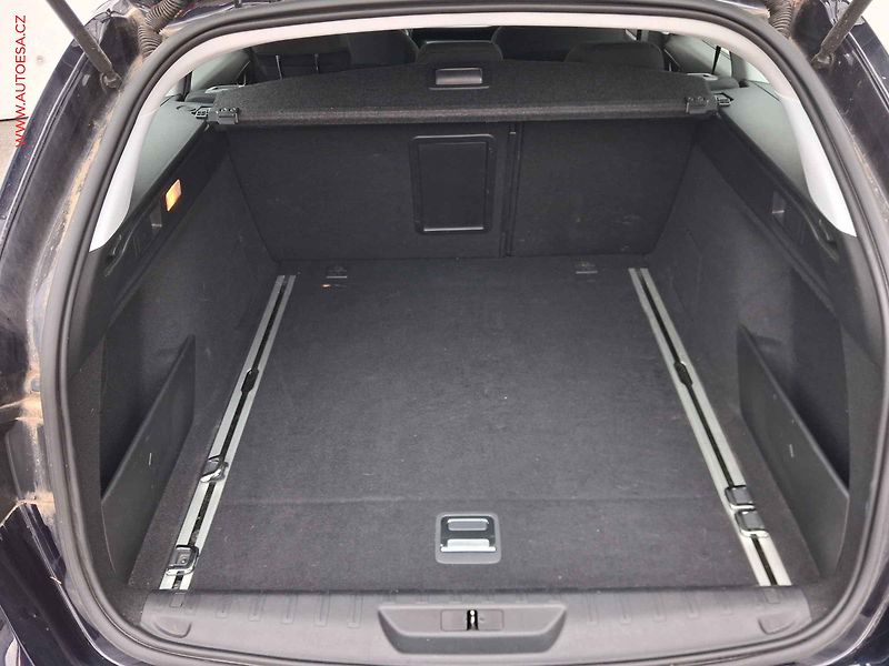 Peugeot 308 (2020) 1.2 PT, AC, park. kamera - fotka 7 z 21