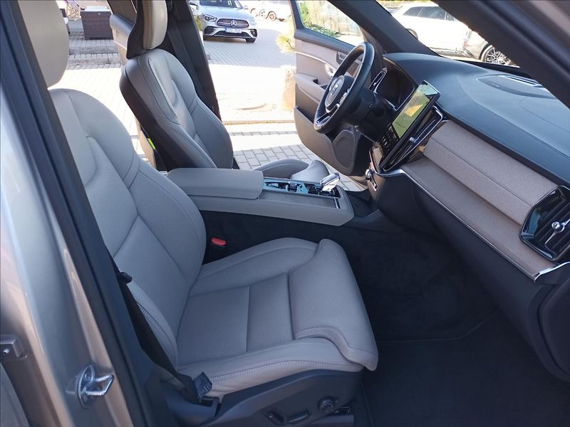 Volvo XC90 2,0 B5,BRIGHT PLUS,ČR,POLESTAR - fotka 20 z 37