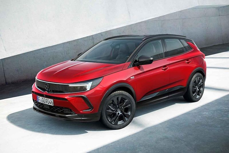 Klaus Zellmer přebírá cenu za Škoda Auto