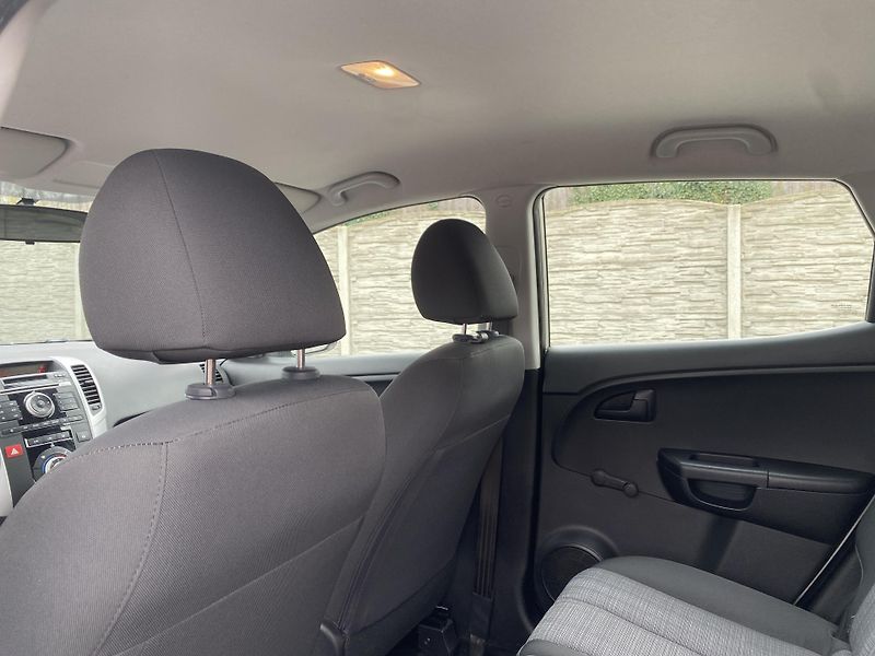 Kia Venga 1.4i 16v 90PS KLIMA SERVIS!!!  - fotka 104 z 144