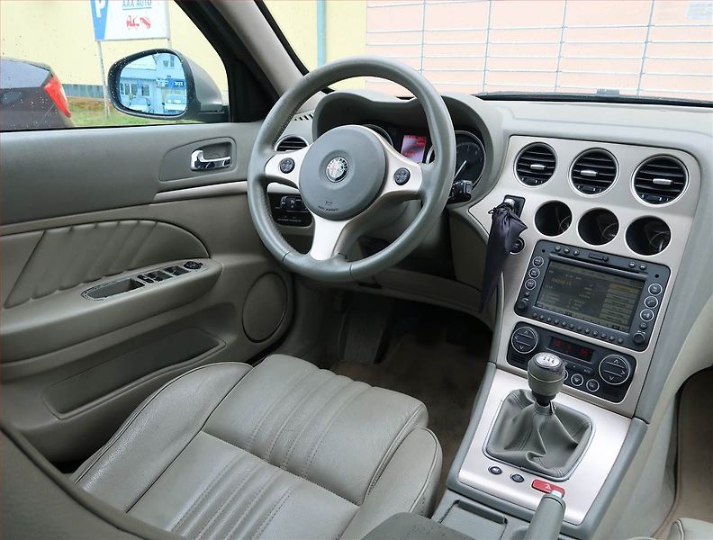 Alfa Romeo 159 (2006) 3.2 JTS, 4X4, po STK - fotka 7 z 19