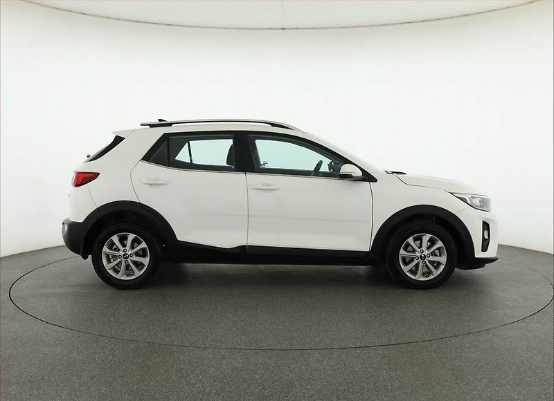 Kia Stonic (2020) 1.0 T-GDI, Automat, ČR,1.maj - fotka 6 z 17