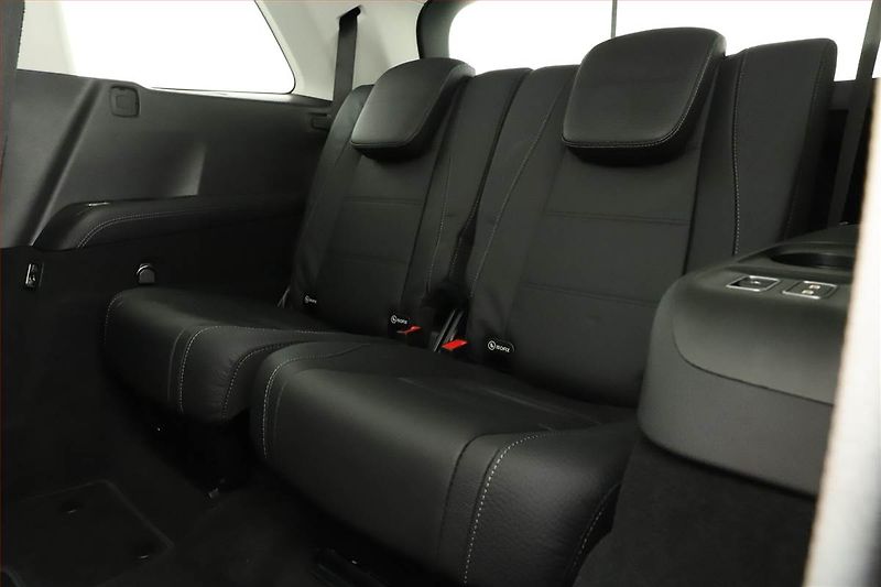Mercedes-Benz GLS (2024) 450 4MATIC - fotka 13 z 26