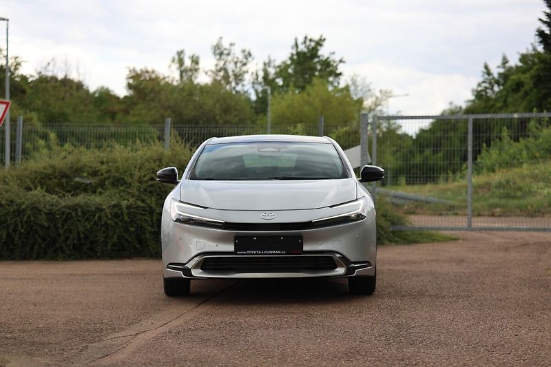Toyota Prius PHEV Prestige dodání září - fotka 2 z 18