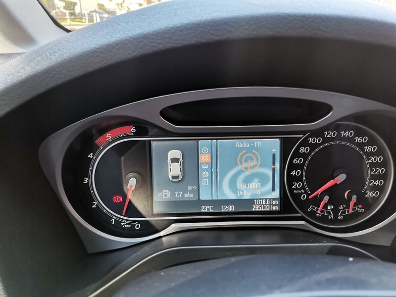 Ford Galaxy (2009) 2.0TDCi 103kw GHIA Panor. ČR - fotka 12 z 30